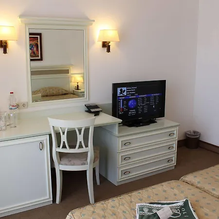 Helena Park ساني بيتش