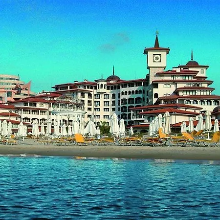 Üdülőközpont Helena Park 5*