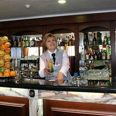 Helena Park 5* Napospart