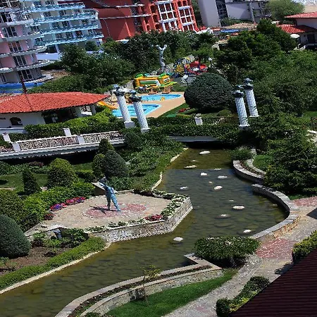 Üdülőközpont Helena Park 5*
