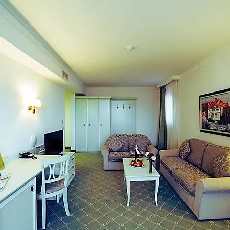 Helena Park Resort 5*