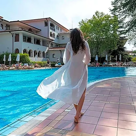 Resort Helena Park 5*