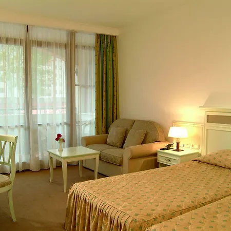 Üdülőközpont Helena Park 5*